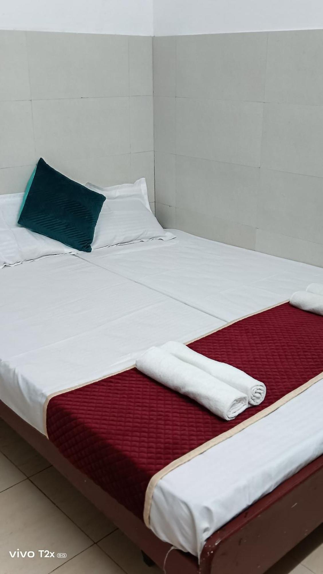Midtown Residency Hotel Kozhikode Buitenkant foto