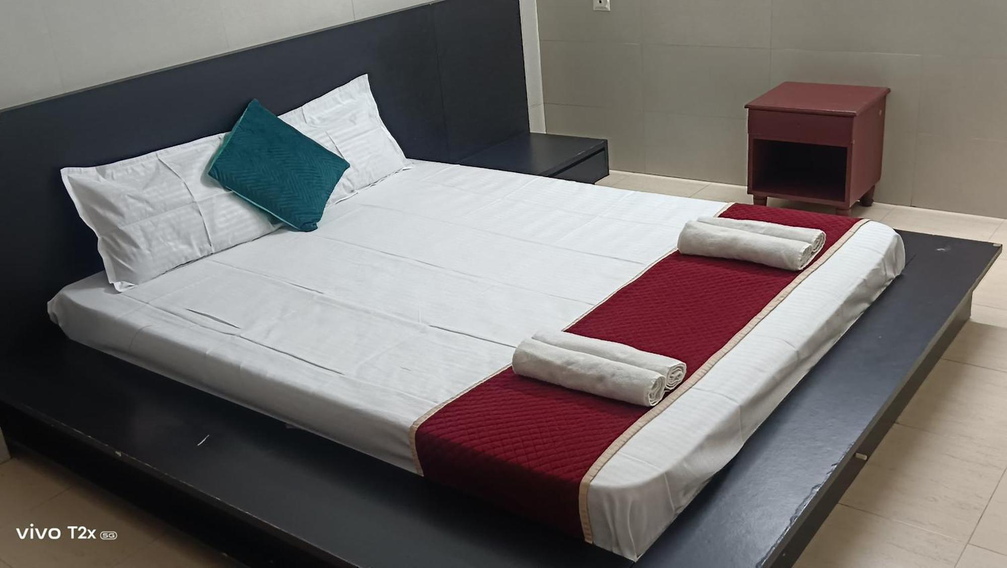 Midtown Residency Hotel Kozhikode Buitenkant foto
